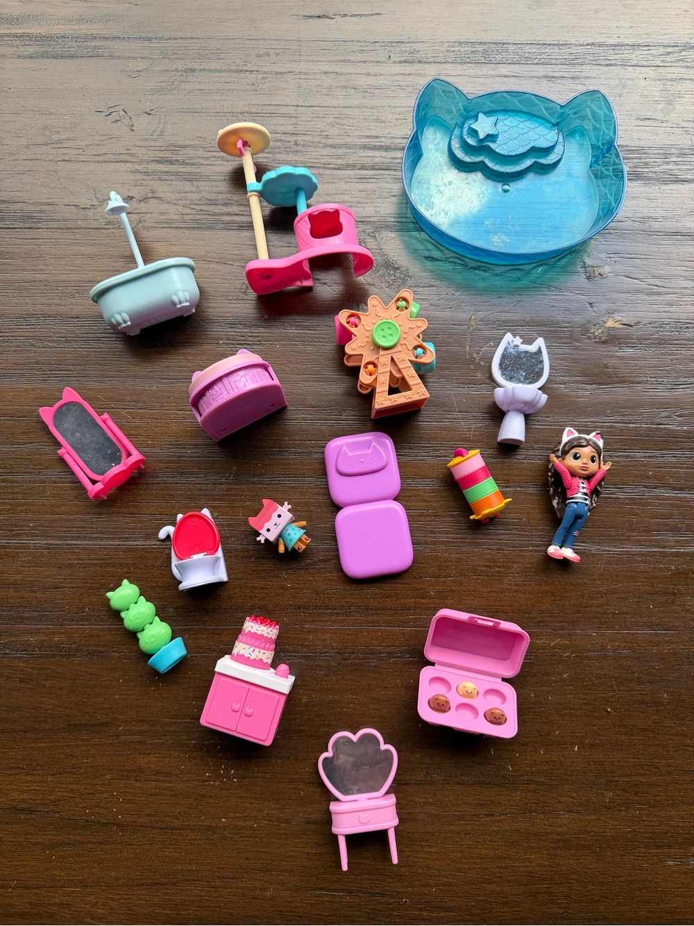 Gabby’s dollhouse many amazing items - Picture 4 of 8